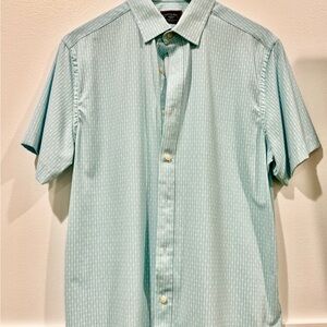 UNTUCKit Men's Light Blue Casual Button Down Shirt